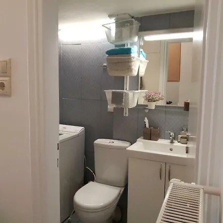 Martelaou Studio 24h To Airport Apartment